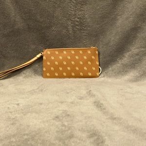Dooney & Bourke clutch